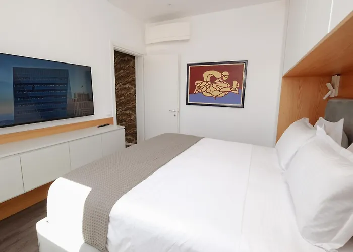 Albania Haven 2a ティラナ