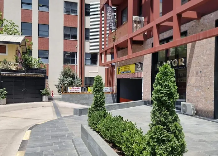 Albania Haven 2a ティラナ