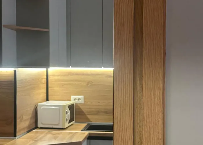 Albania Haven 2a * ティラナ